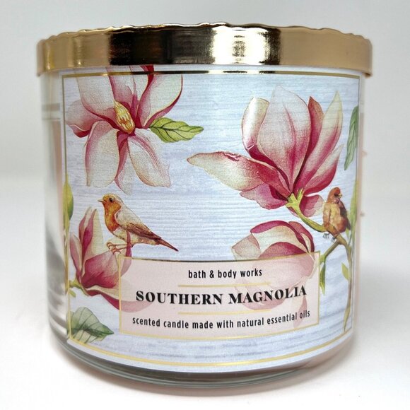 Bath & Body Works Sweet Magnolia candle - Picture 1 of 4